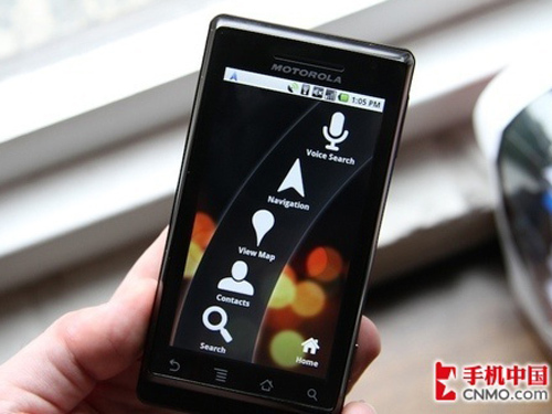 運(yùn)營(yíng)商競(jìng)相追捧 MOTO Droid將登陸國(guó)內(nèi) 