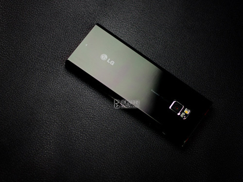 唯美修長(zhǎng)女性手機(jī) LG BL40降至2450元 