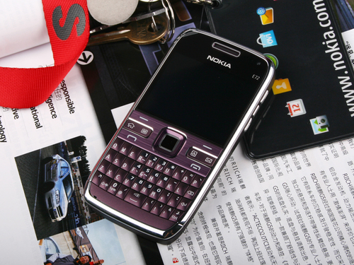 诺基亚E72清仓 经典全键盘Symbian S60 