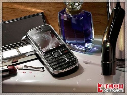 坚固三防手机 诺基亚3720c仅售1080元