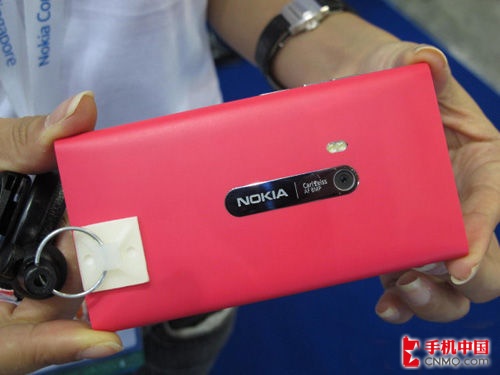 诺基亚N9粉色：2559元 青年 