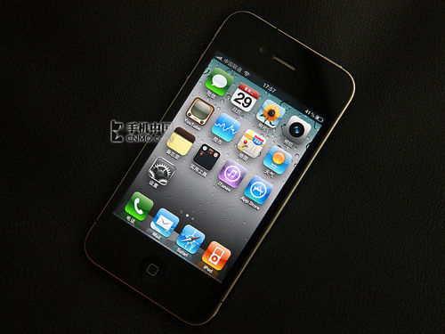 魅族M9死磕iPhone 4 新屏用夏普960x640 