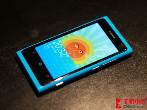 低价高质WP手机 Lumia 800现货热销 