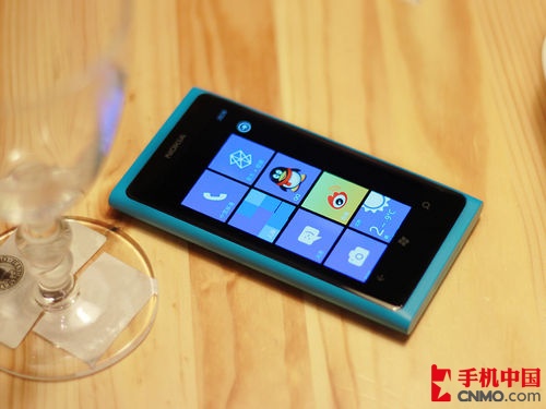 诺基亚 Lumia 800 ￥2890 腾达 