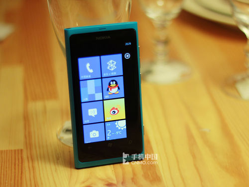 lumia 800：2700    北京特價(jià)手機(jī)批發(fā)網(wǎng) 