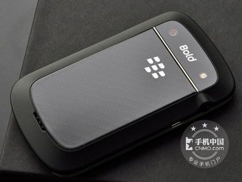 黑莓9900：4888元（送移动电源+蓝牙耳机） 