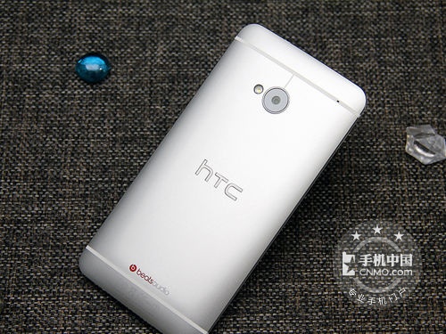 時(shí)尚無與倫比 重慶HTC One僅售3199元 