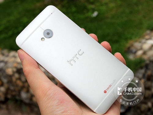 金屬機(jī)身質(zhì)感十足 HTC ONE售價(jià)1590元第2張圖