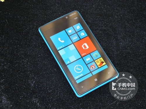 诺基亚Lumia  820   1999 