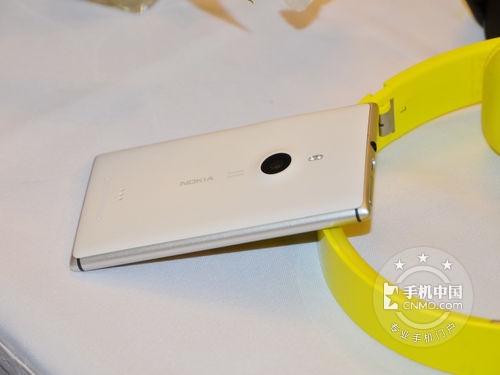 铝质机身诺基亚Lumia 925 深圳价2380 