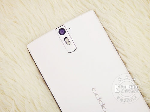 纖薄時(shí)尚音樂(lè)機(jī) OPPO Find5售2350元 