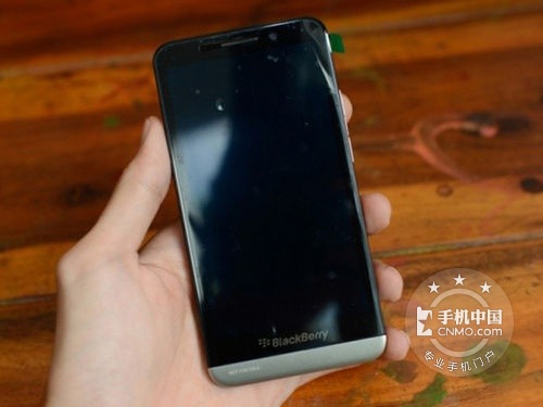 触控智能手机 黑莓Z30最新报价1900元