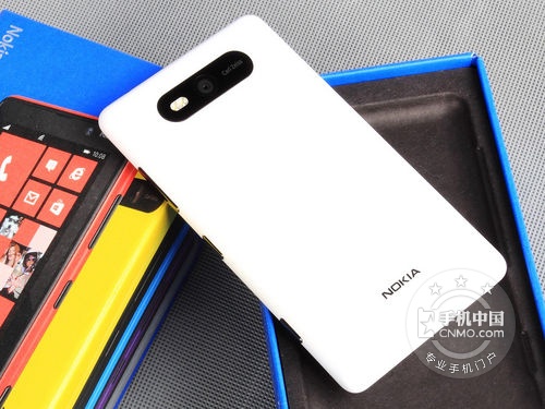 WP8旗舰体验 诺基亚Lumia 820仅2550元 