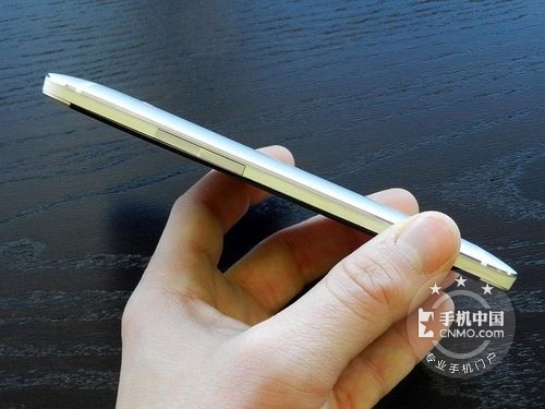 HTC One M7支持分期成都報價僅3450元 