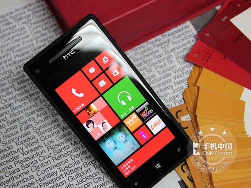 超薄時尚WP8大作 HTC 8X港版僅3499元 