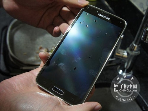 預訂100抵300 三星GALAXY S5火爆預售 