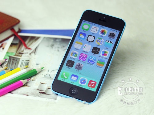 多色彩壳可选 苹果iPhone 5C仅售1150元 