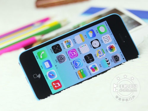 年轻就要活力 苹果iPhone5C售价2280元 