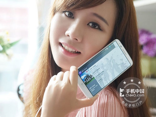 简约时尚智能机 LG G2深圳仅售650元 