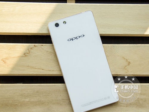 精致纖薄娛樂手機 OPPO R1報價3500元 