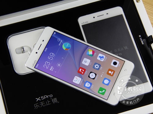 不用美顏也漂亮 vivo X5Pro售2430元 