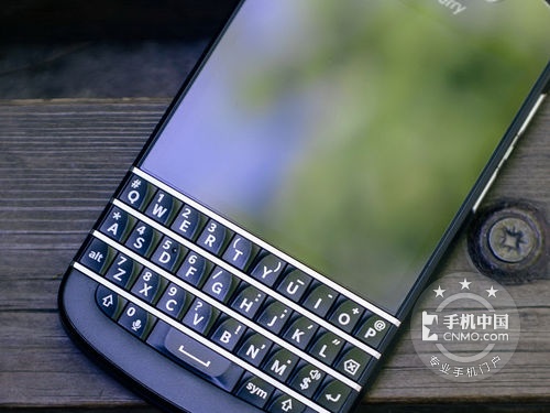 直板高清商务手机 黑莓Q10深圳仅800元 