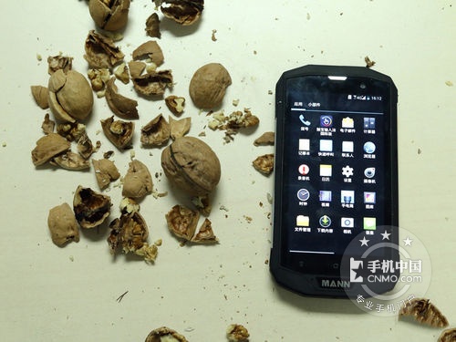 四核三防智能手机 MANN ZUG 5S报价1499元 