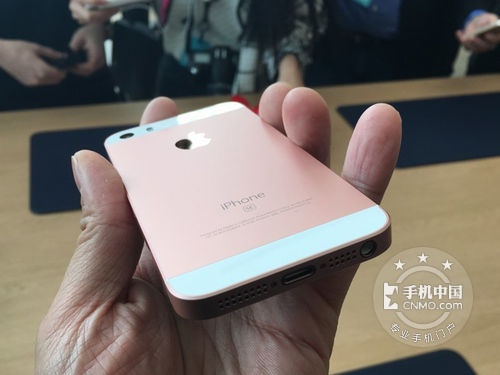 港版iPhone SE报价 64G玫瑰金低至3430元 
