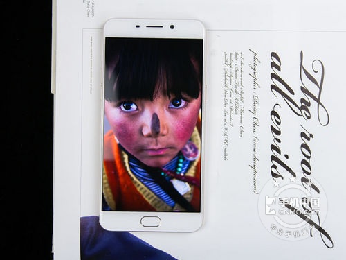 智能美颜金属时尚手机 OPPO R9仅售2080元 