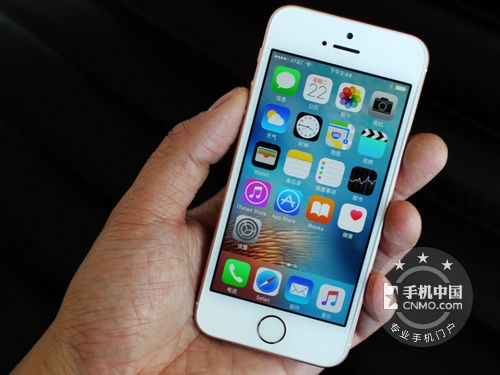 经典的金属手机 iPhone SE港版售2388元 