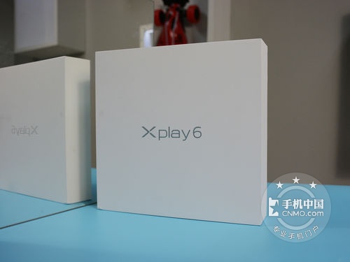 曲面双摄新时尚 VIVO Xplay6售价3580元 