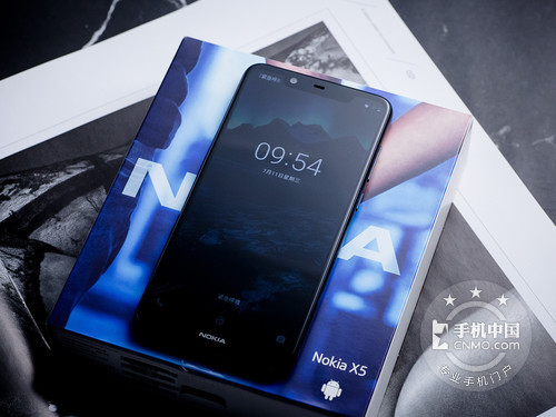 弧面玻璃指纹识别 Nokia X5售价1399元