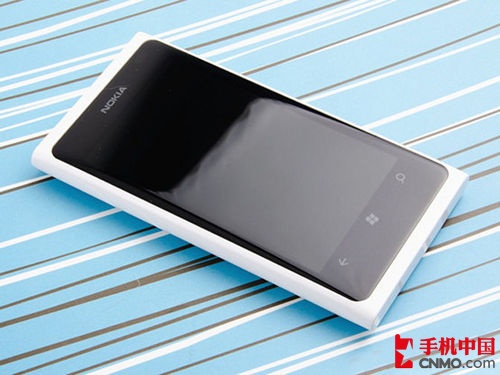 WP7系统强机 诺基亚Lumia 800仅2380元 
