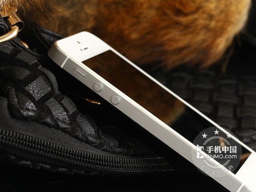 iphone5售4800元 送移动充电宝蓝牙耳机 