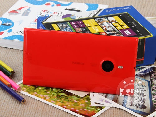 6英寸屏骁龙800 Lumia 1520今首发到货 