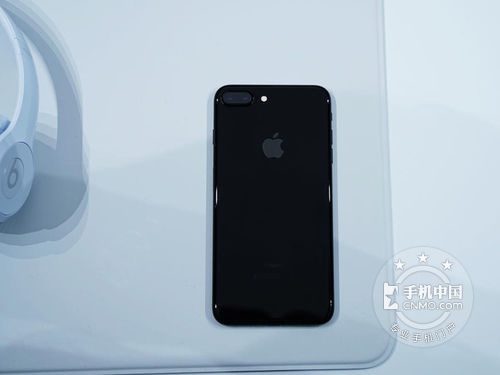 大屏拍照防水 苹果iPhone 7 Plus售价5258元