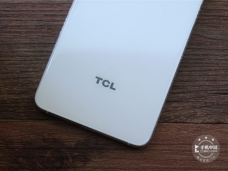 TCL 750